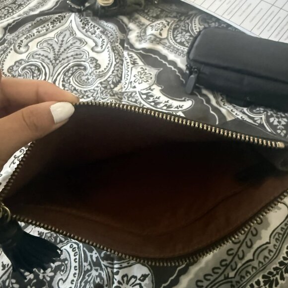 Fossil Leather Pouch Clutch Bag - Picture 6 of 6